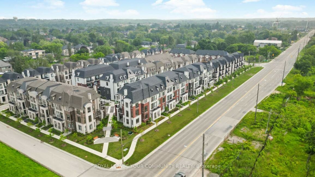 FIFTH AVENUE HOMES RICHMOND HILL 8