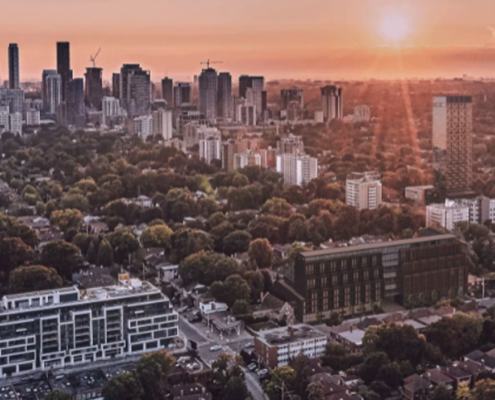 586 Eglinton Avenue East Condos