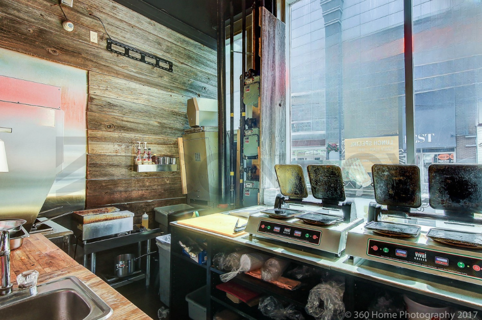 300 Richmond St W Rental Unit (1)