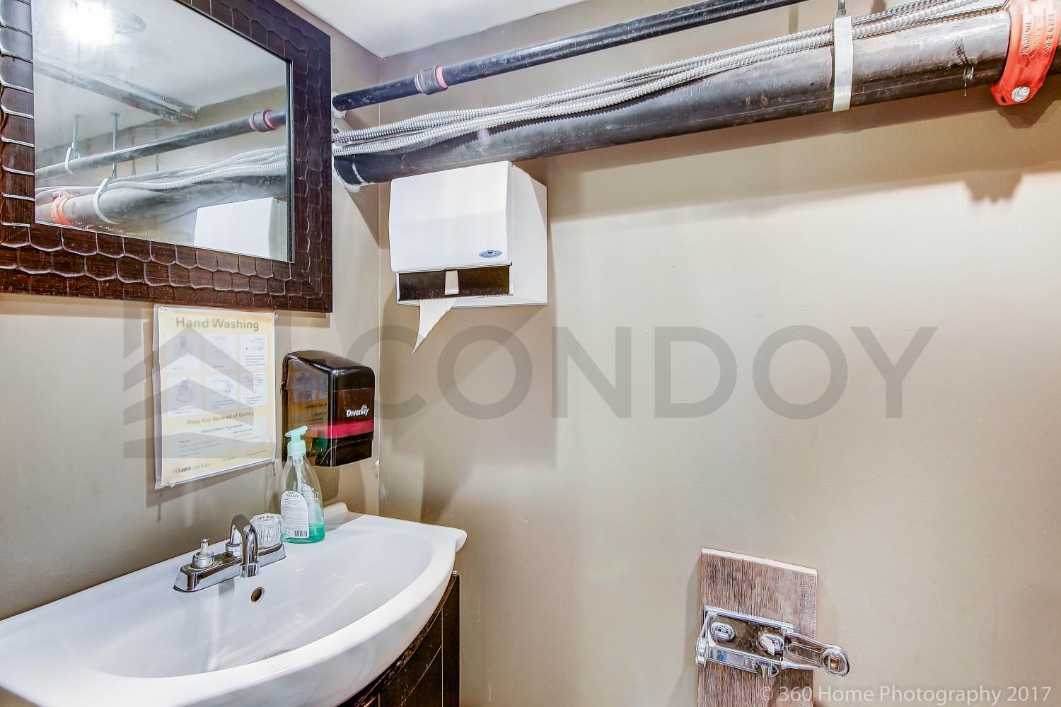 300 Richmond St W Rental Unit (1)